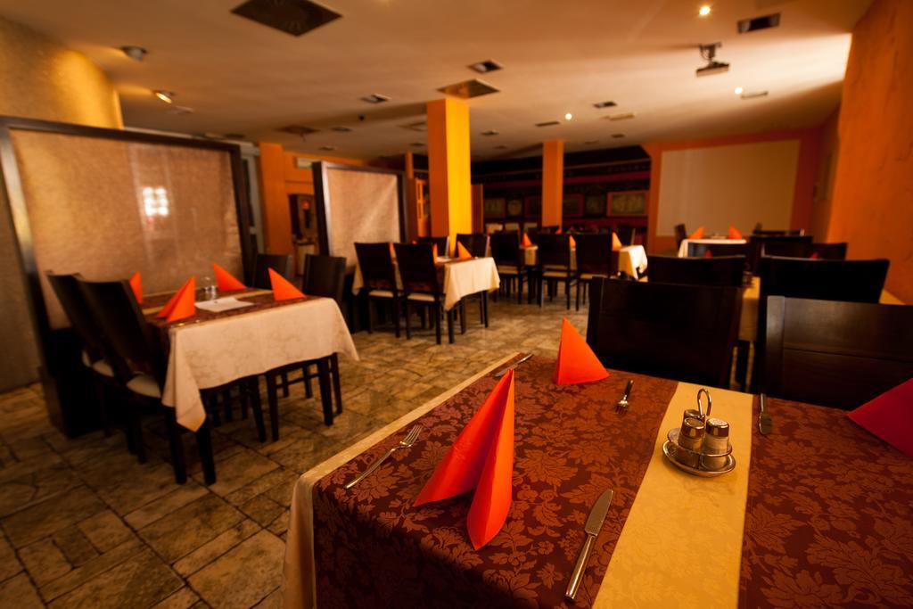 Gold Club Hotel & Casino Ajdovščina Kültér fotó