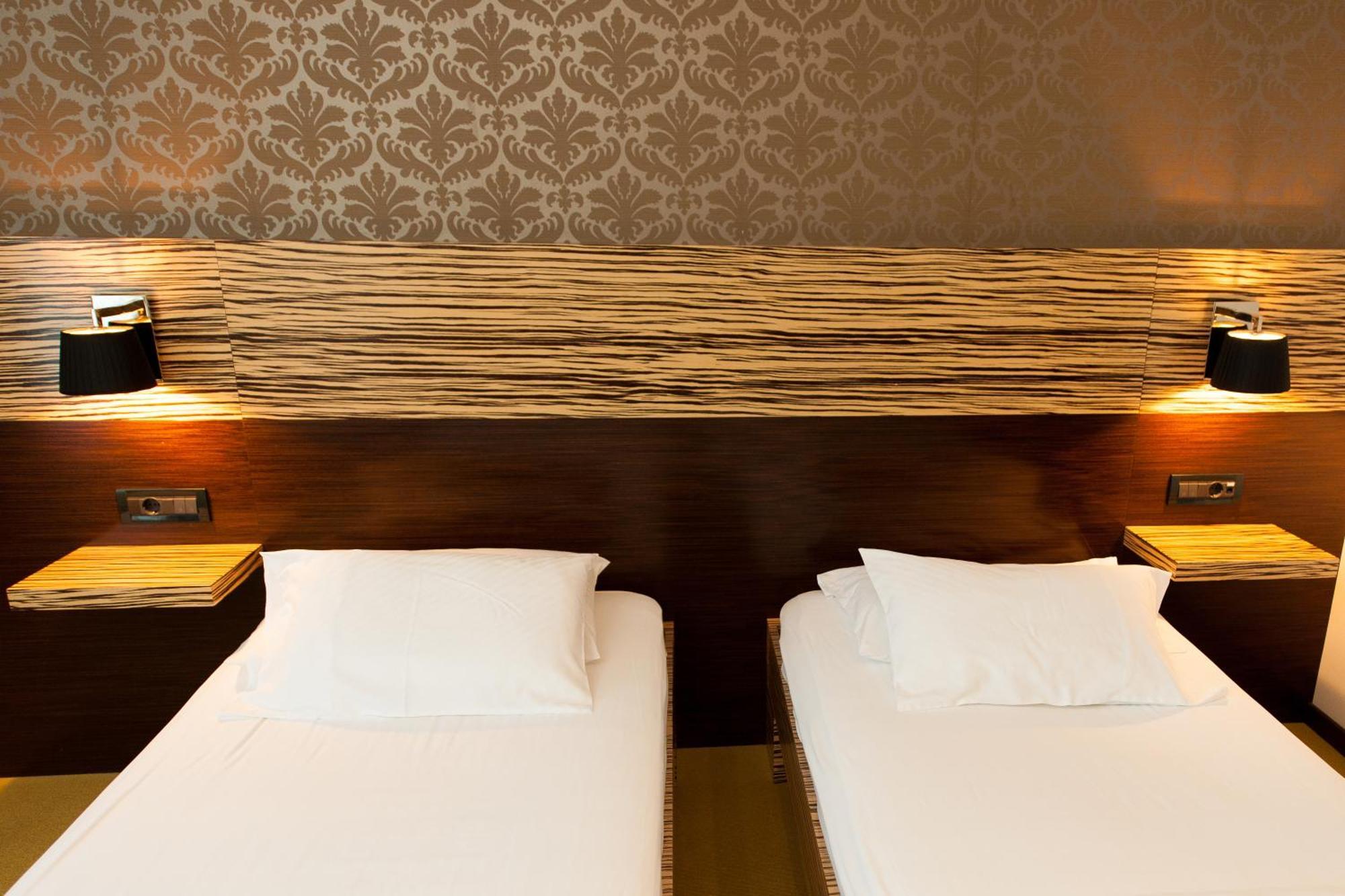 Gold Club Hotel & Casino Ajdovščina Szoba fotó