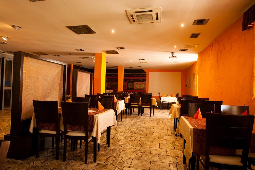 Gold Club Hotel & Casino Ajdovščina Kültér fotó