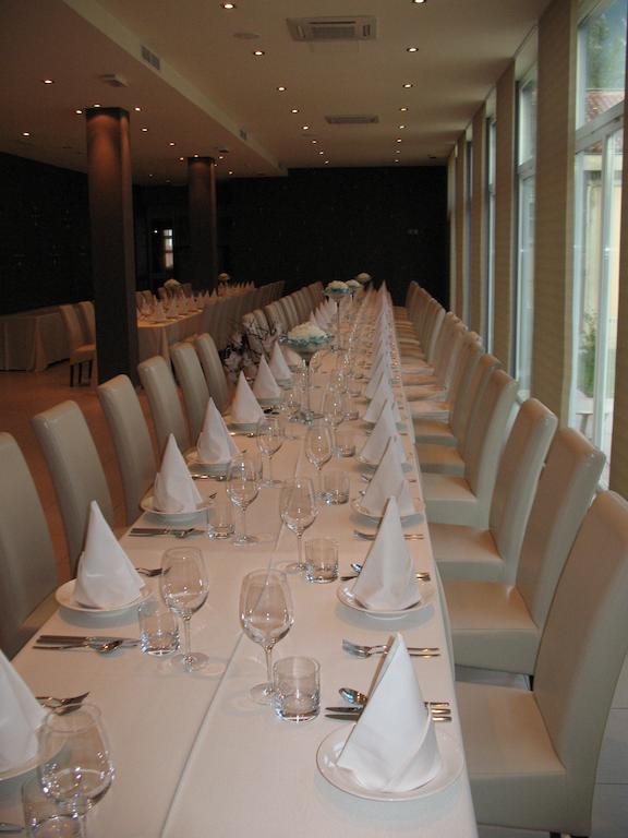 Gold Club Hotel & Casino Ajdovščina Kültér fotó