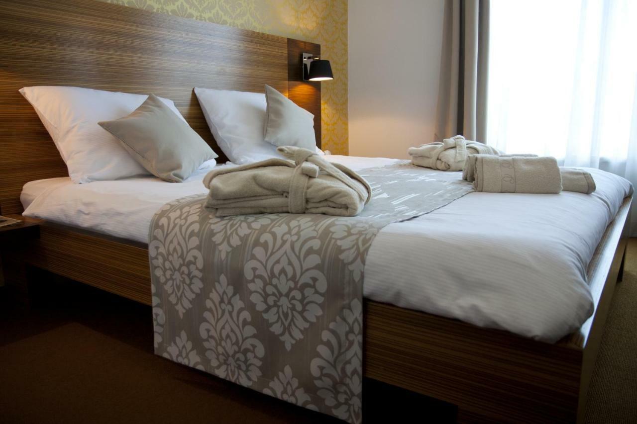 Gold Club Hotel & Casino Ajdovščina Kültér fotó