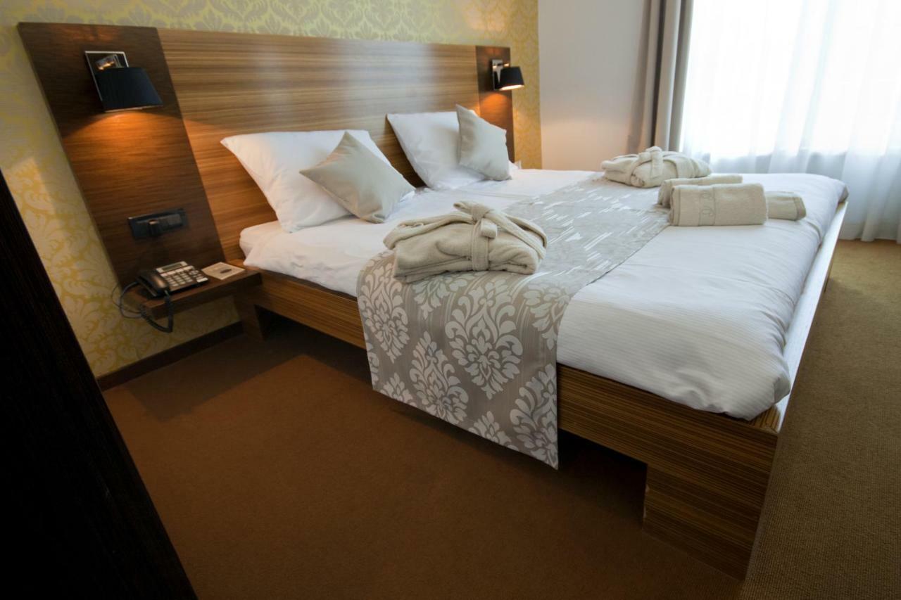 Gold Club Hotel & Casino Ajdovščina Kültér fotó