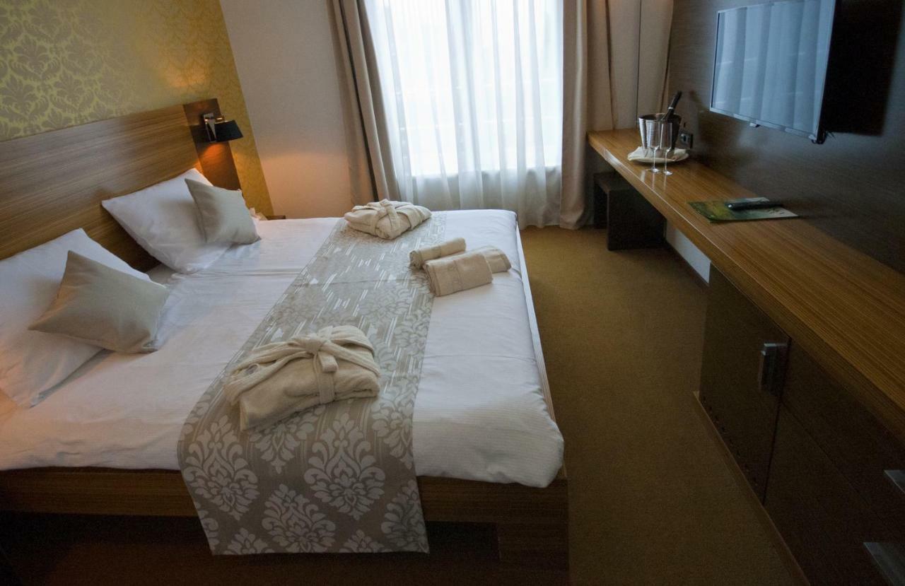 Gold Club Hotel & Casino Ajdovščina Kültér fotó